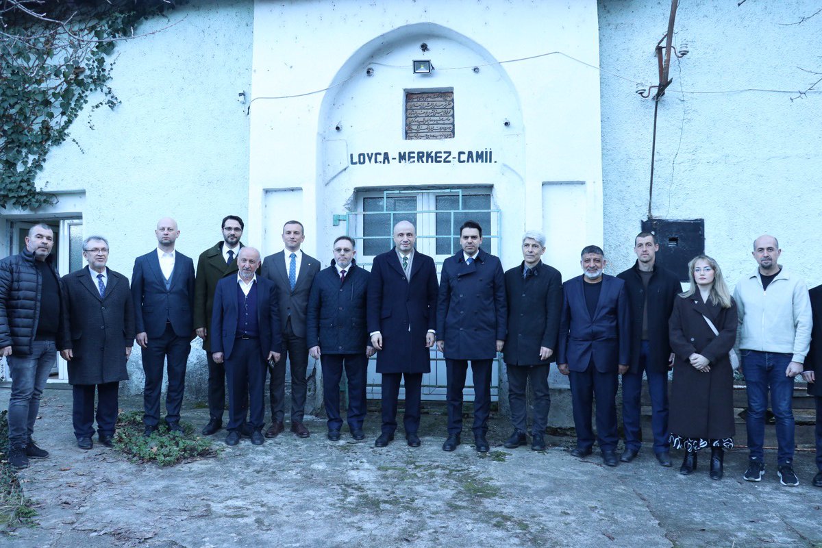 sofya_iletisim's tweet photo. TİKA @Tika_Turkiye Başkanı Syn @abdullah_eren’i Bulgaristan’da ağırlamaktan memnuniyet duyduk. Lofça Camii ziyareti ve Galata köyünde gerçekleştirilen iftar programı vesilesiyle Ramazan ayının bereketini ve dayanışma ruhunu kardeşlerimizle birlikte paylaşma fırsatı bulduk 🇹🇷🫱🏻‍🫲🏼🇧🇬 https://t.co/jrea1GucDy