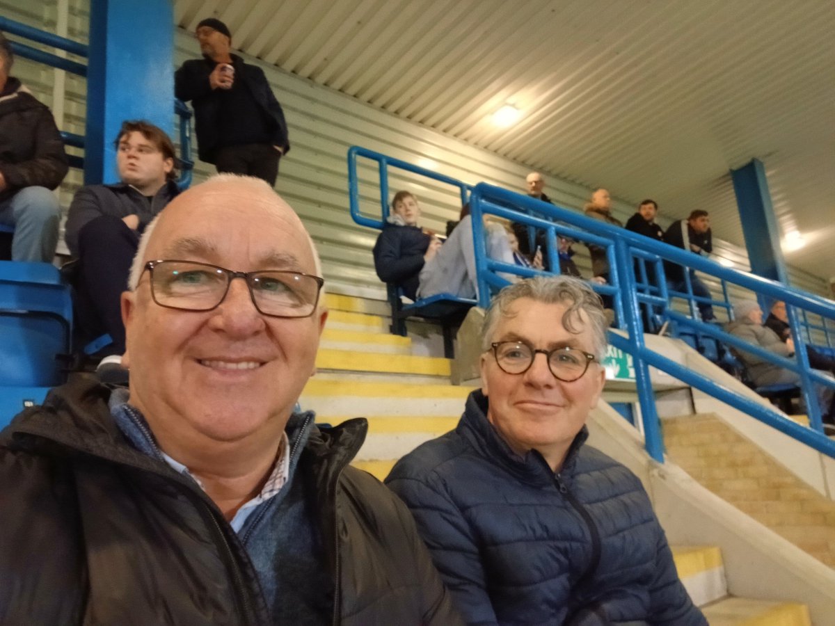 StephenHolness's tweet photo. First time back this season. Sad to see how unconnected as a team we were. Take nothing away from MKD who took advantage of a team not full of confidence. Marvin Ekpiteta was outstanding in defence for them. Good to chat with Neil Harris at half time along with Danny Cowley. https://t.co/ePnrm23FrU