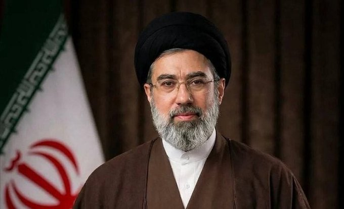 icardo8's tweet photo. ULTIMA HORA: Mojtaba Khamenei decide cancelar todos los acuerdos internacionales relacionados con el cese del programa nuclear, considerando la posesión de armas nucleares un derecho soberano de Irán que no está sujeto a negociación.  

Mataron al que negociaba… así que llegó el que construye la bomba.