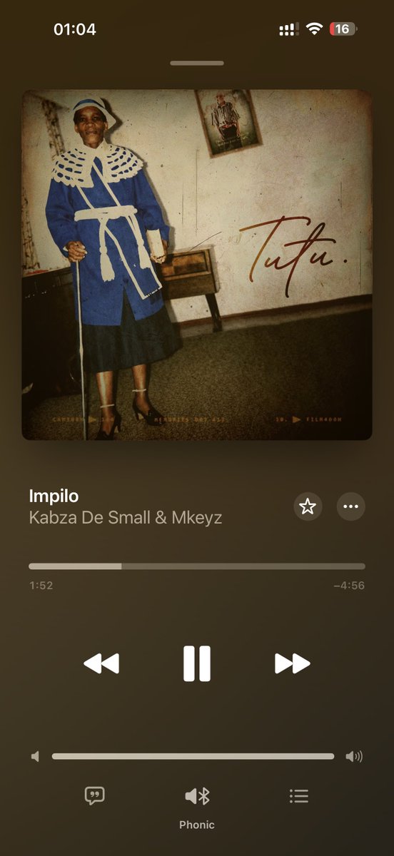 Rantshabi1's tweet photo. No ways okes kabza de small is really the king of this shit 😭

Papta heard abo mopepe &amp; said “not on my watch” 🤣🤣🤣 https://t.co/udk6pTyXiV