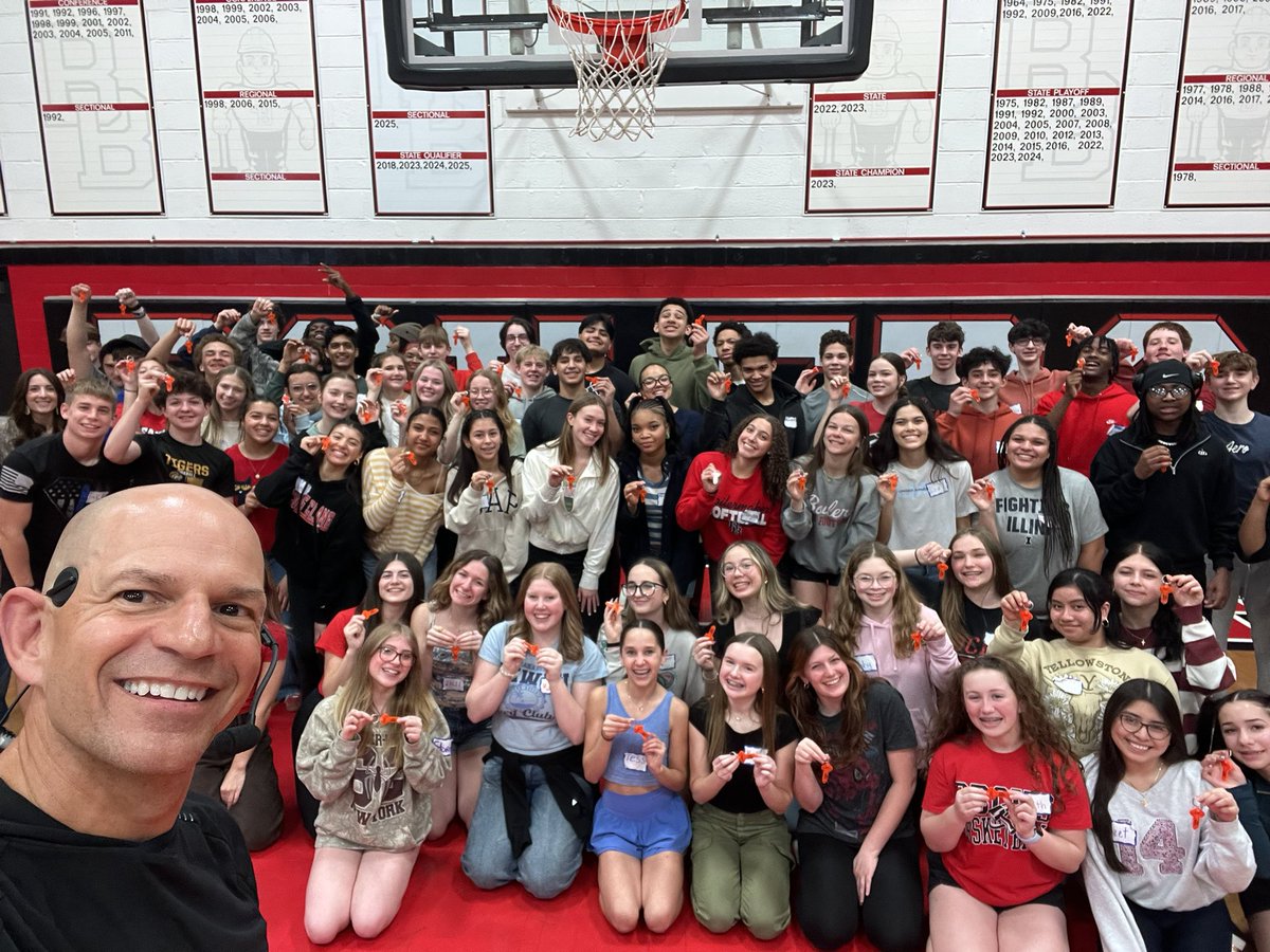HearTedTalk's tweet photo. Year 23 at Bradley Bourbonnais Community High School presenting my leadership workshop to a group of amazing students!  Always honored to be back in the building!  #IFeelGreat https://t.co/Wp6lwejsdL