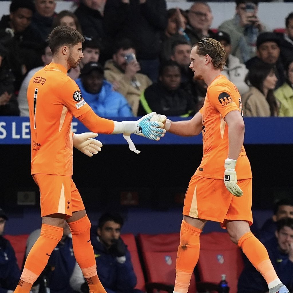 TouchlineX's tweet image. 🚨🗣️ 𝗡𝗘𝗪: Igor Tudor: "Starting with Kinsky was the right choice. He's talented... But something happened. I've NEVER seen anything like this in 15 years."

"I subbed him off to help him. I don't know, this season it looks like everything goes against us."