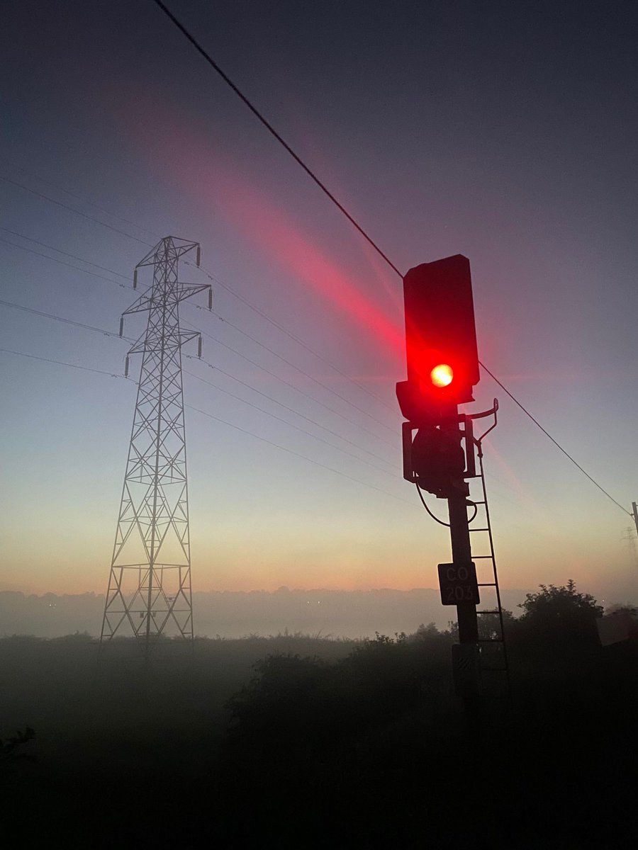 Signal of the Day 🚦🚥🚂 tweet media