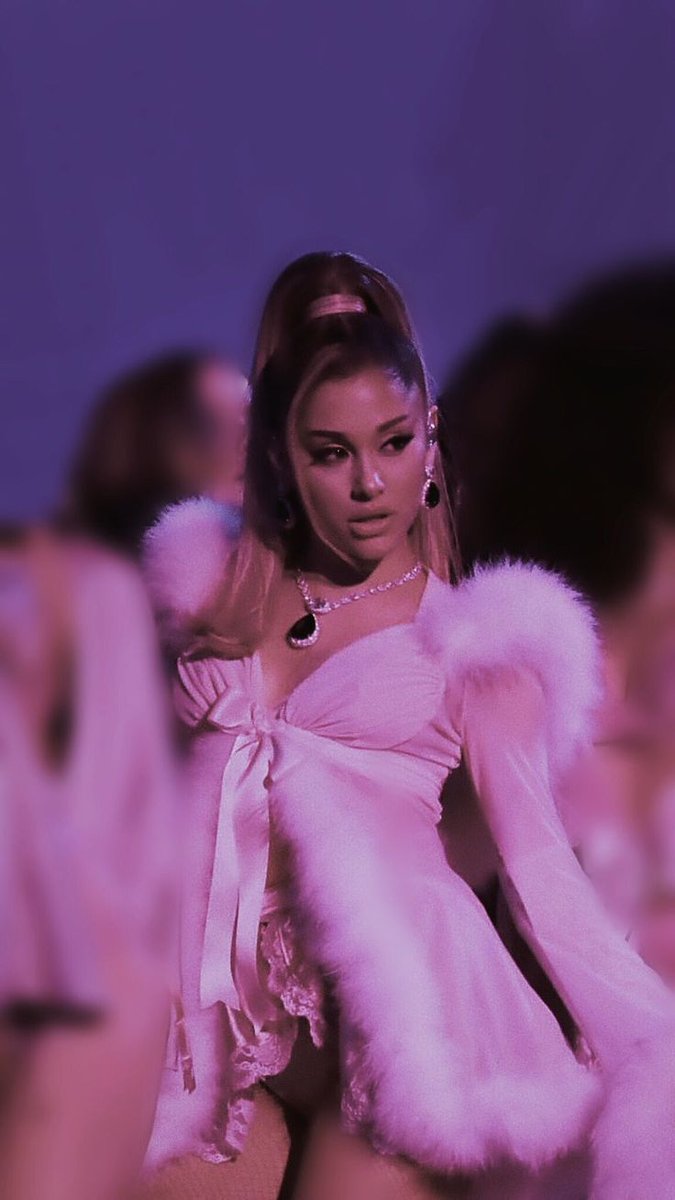 Lou (is not seeing ariana) tweet media