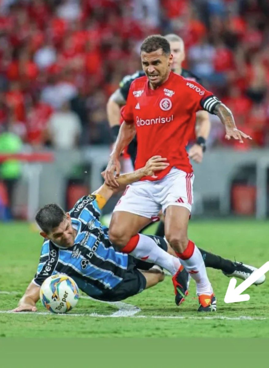 brunopp04's tweet photo. @betobrinckmann @oficialsincerao É tipo ter que achar uma foto da terra pra provar que ela é redonda https://t.co/jCiLzkvpzB