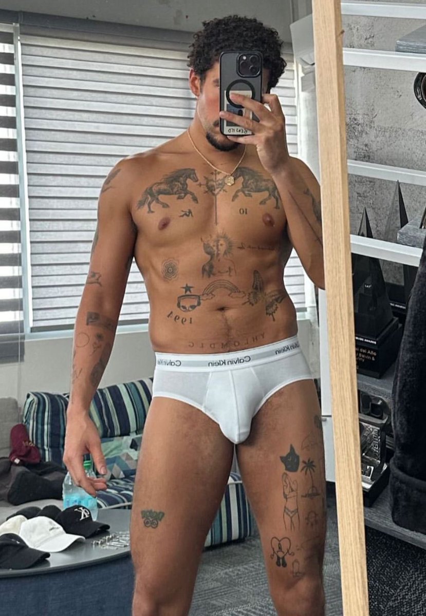 Aaron 🩵 tweet media