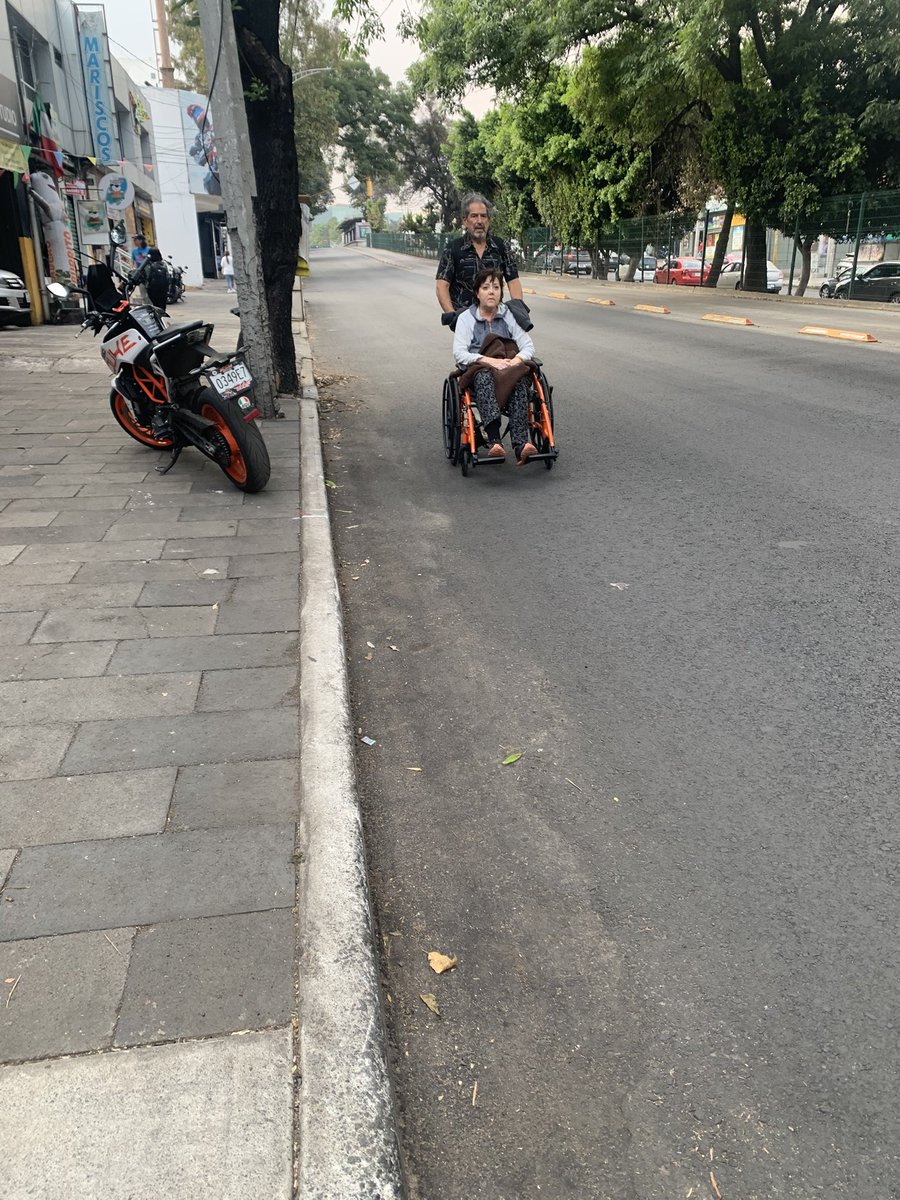 HuanSolo's tweet photo. Sin Metrobus por manifestación en insurgentes ya que un amigo y
Vecino se encuentra desaparecido y los camiones en sentido contrario Genaro David Lugo Romero @UCS_GCDMX @c4jimenez  hasta encontrarlo ! @Claudiashein @Gabyosoriohdz @TlalpanVecinos @nmasforo https://t.co/oRBeUwtqBv
