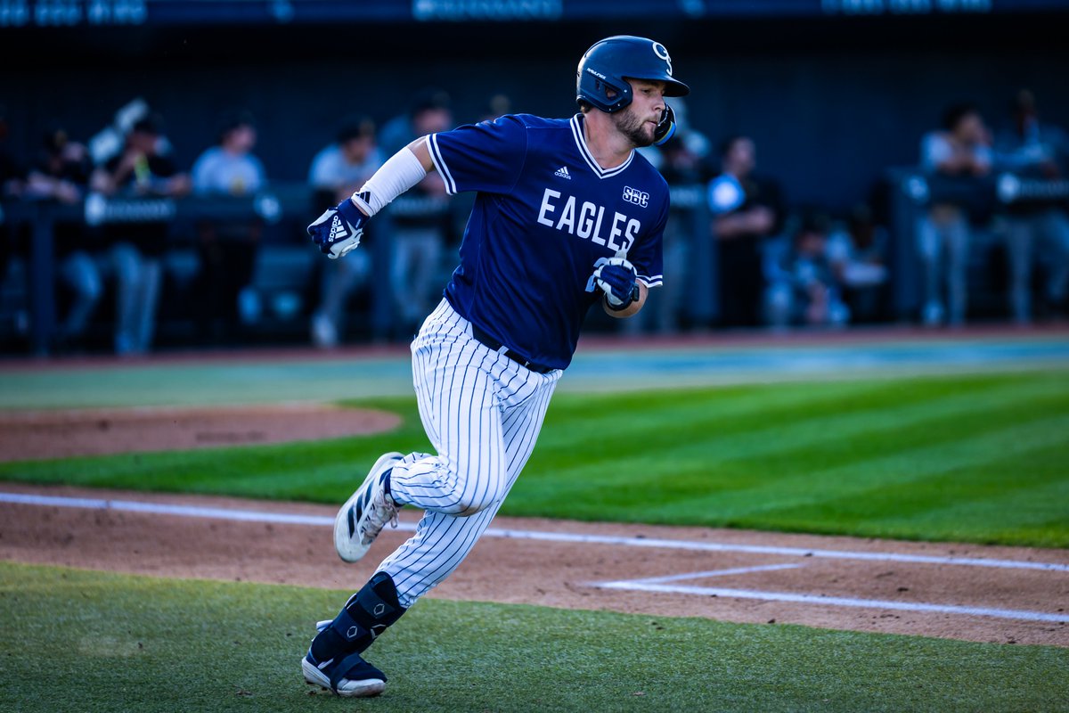 GRAND SLAM SEAN WHITE!!   

Top 2: GS 6 | CLEM 0  

#HailSouthern