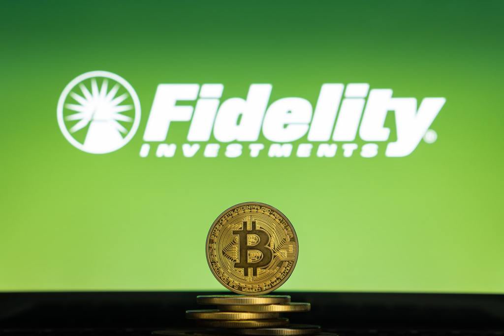 ABC123trade's tweet photo. The $ETH ETF data looks pretty mid compared to $BTC. Even on a green day, Ether flows are still underwater while BTC is catching a bid. BlackRock investors are actually dumping $ETH now, and that tiny bounce from Fidelity doesn't even make a dent in their previous 10% exit. Let's face it: the TradFi crowd is still basically $BTC-only at this stage.