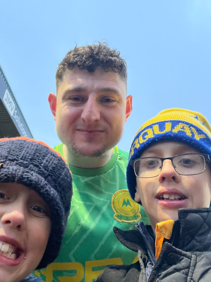 Mr_RichB's tweet photo. Just an appreciation post for @james_hamon, an integral part of the Gulls team that got to the top of the league in the first place and an all round good egg. Always has time for a photo with the kids at the final whistle. Love ya big man #tufc https://t.co/Jt90WWaKEX