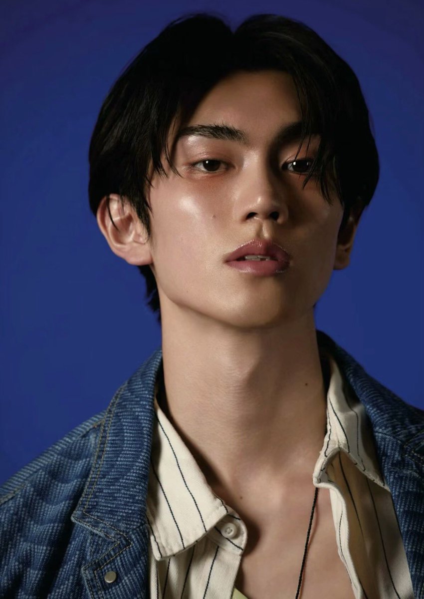 segadayo_nm's tweet photo. CYAN MAN ほかの雑誌よりも「美」が強くて、普段と違うビジュアルが見れるので、めちゃくちゃ楽しみです https://t.co/ttiAffgEEV