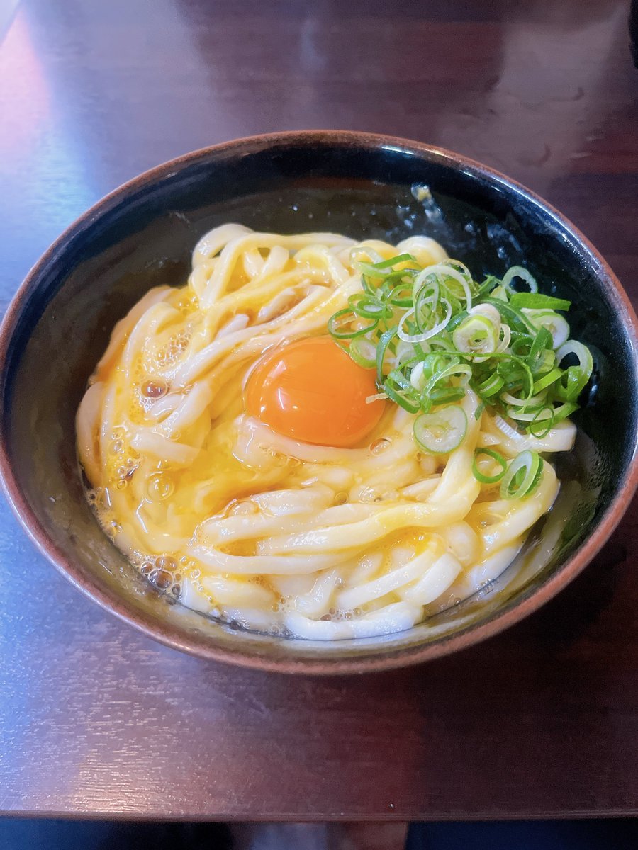 pchan_rm's tweet photo. 「野口製麺所」さん
月イチ恒例『おはようかまたま』

運ばれてきた瞬間
立ち昇る湯気に包まれる
ツヤッツヤで純白の麺🤩

このビジュアルだけで
もうテンション爆上がり⤴️

製麺所ならではの
「打ちたて・茹でたて」は
想像を超えるモチモチ食感👍

続く https://t.co/rCHcsX6HMh