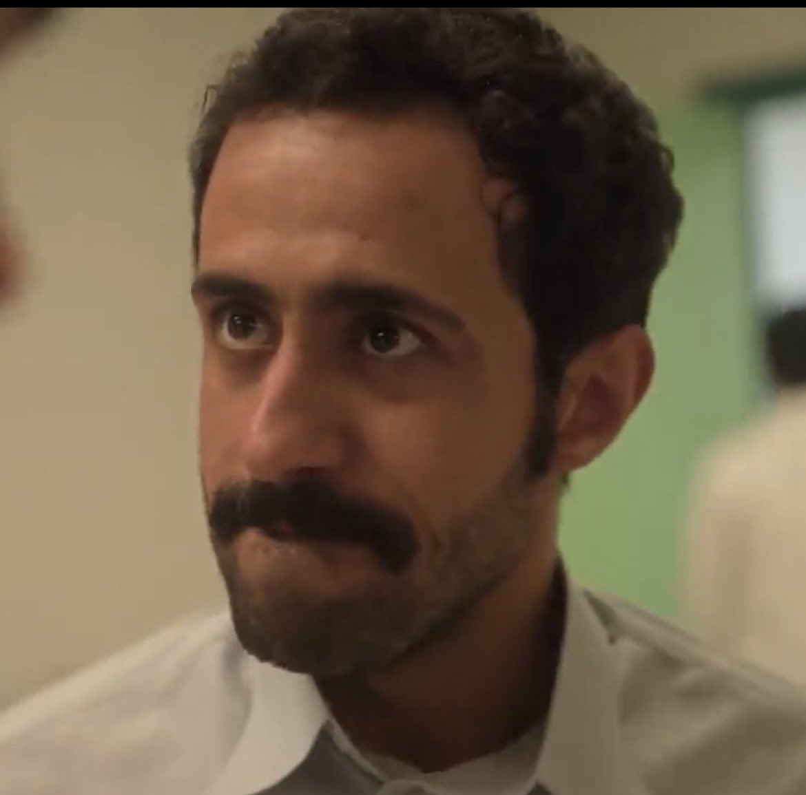 خالد اذا سمع كلمه مصري :