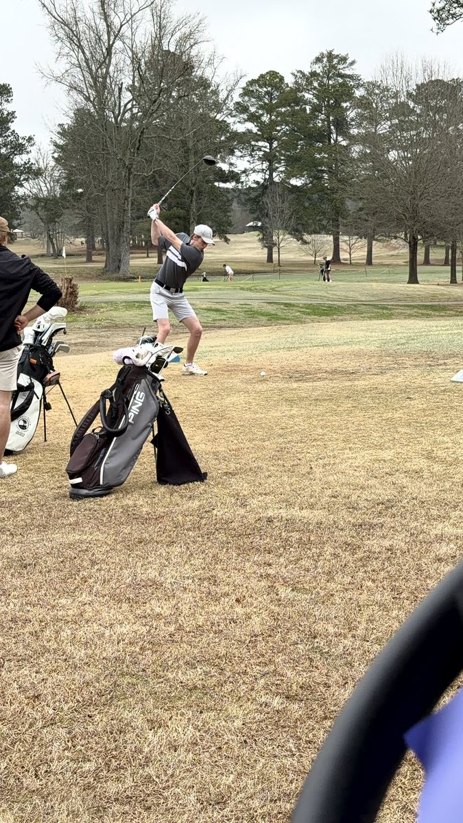 knigh003's tweet photo. Congratulations to our boys golf team for a strong finish in our 11th Annual Fairview Invitational tournament at Cross Creek. 124 players and 25 teams participated. Walker Johnson, Jake Knight, and Matthew Benitez tied for low medalist followed by Tyler Crow for our team! https://t.co/pugpPh5fi3