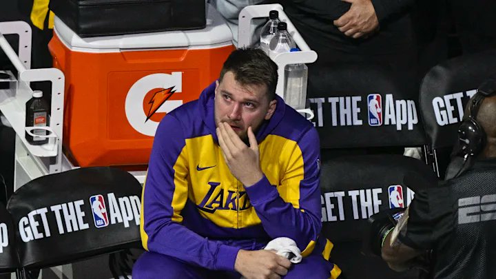 Wizelycook's tweet photo. Luka is nothing but a professional man,

Traded as a franchise player

People talking about his weight (Probably weight gain from depression) 

Blind sided by Custody battles with his ex fiancée 

But he still goes out and compete every night

LA loves you demon @lukadoncic 💙 https://t.co/w94yQtClPt