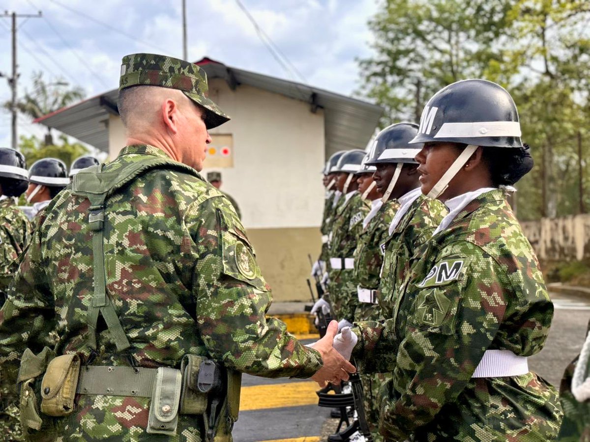 Ejercito_Div7's tweet photo. #EnImágenes | La Décima Quinta Brigada recibió con honores al señor Brigadier General Eduardo Alberto Arias Rojas, comandante de la Séptima División, en una visita institucional que fortalece el liderazgo y la articulación entre las unidades del @COL_EJERCITO

El Cantón Militar El Caraño, bajo el liderazgo del señor Brigadier General William Fernando Caicedo Benavídez, dispuso sus instalaciones, así como su personal militar y administrativo, para esta importante jornada, reafirmando el compromiso con el cumplimiento de la misión y el servicio a la nación.

#PatriaHonorLealtad
#NuestroCompromisoEs🇨🇴