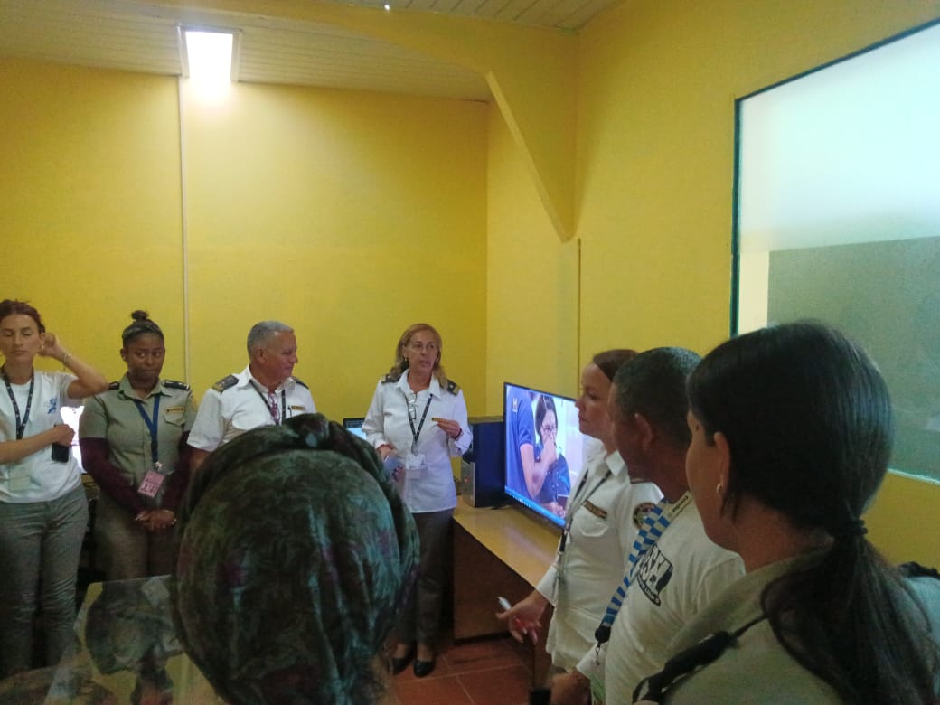 vicejefeagr's tweet photo. Visita de diputados de la #ANPP a la Aduana de Holguín en el marco del Ejercicio de Control y Fiscalización a la #AduanadeCuba. Sostuvieron un fructífero intercambio con jefes, oficiales y autoridades del Aeropuerto, las agencias de Aerovaradero y Correos de Cuba #FronteraSegura. https://t.co/xh0oZW2ZB4