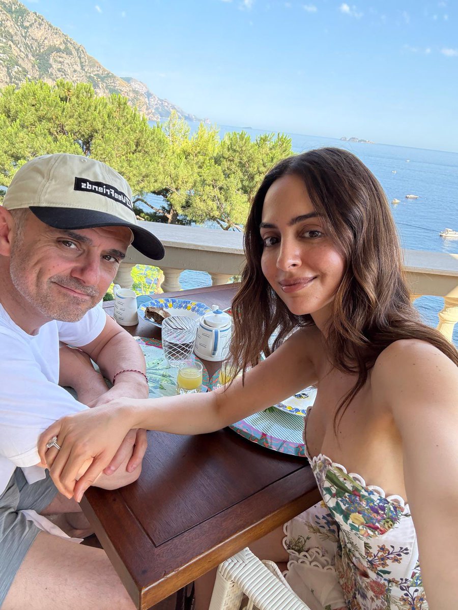 Gary Vaynerchuk tweet media