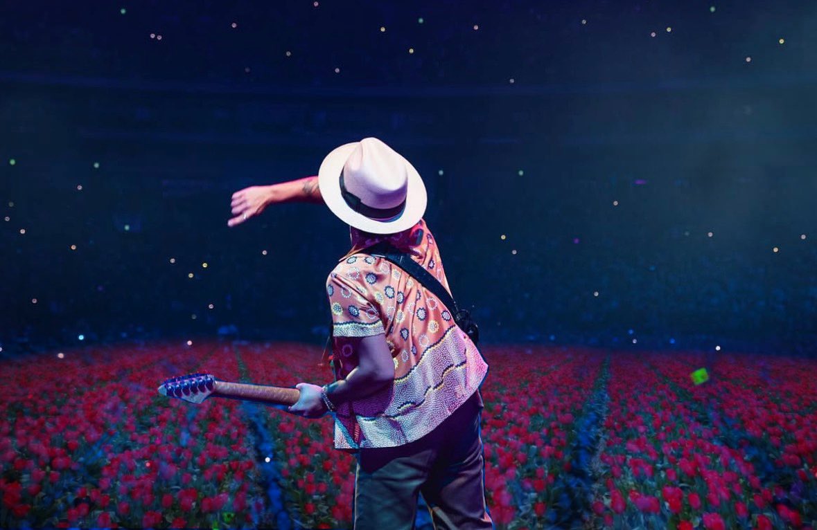 What Bruno Mars wants to see when he’s performing on The Romantic tour 🌹