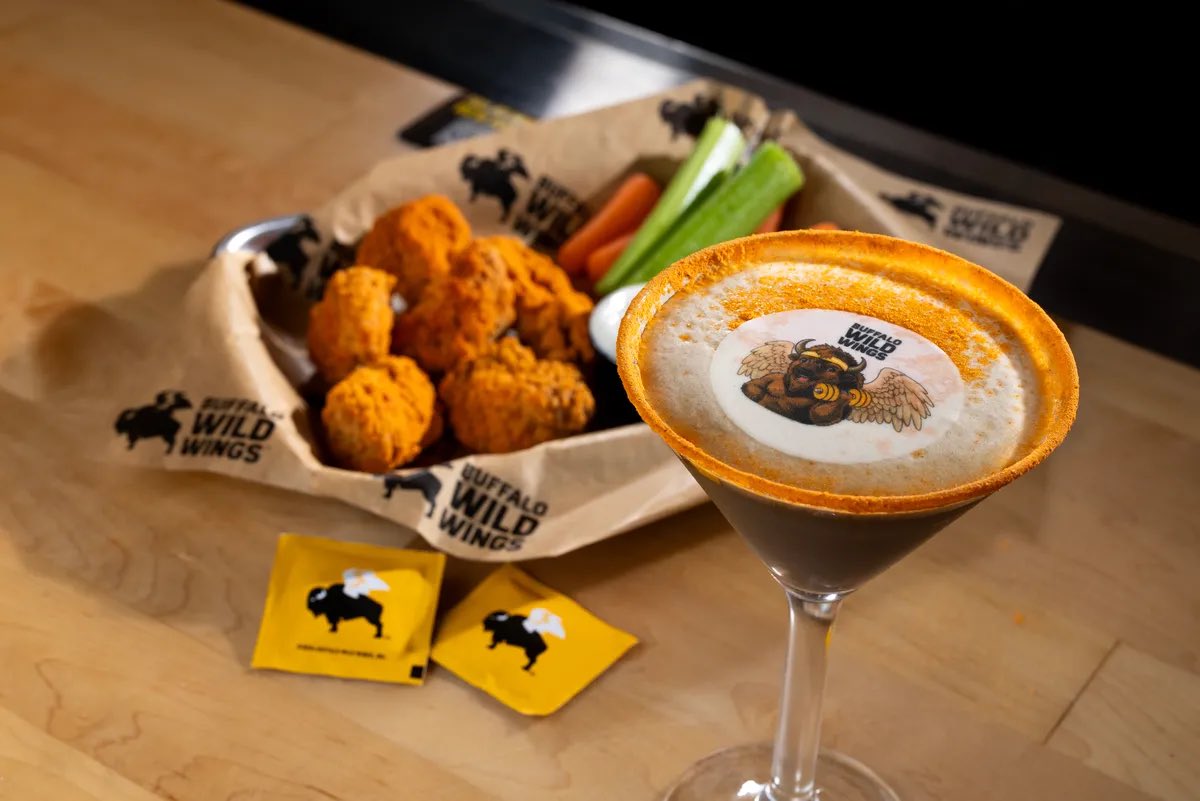 FearedBuck's tweet photo. Buffalo Wild Wings is now serving a wing-flavored protein espresso martini with 10g of protein. https://t.co/MvJklbrLX3