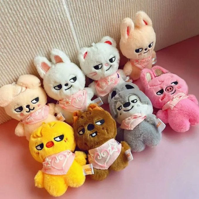 FUCK IT LETS GO ONE MOREEE

💖Side Eye Skzoo Giveaway 
🏆WINNER: 1 SKZOO OF CHOICE 

To Enter:
✅Must be following (can unfollow after)
✅ Like &amp; Retweet

⏰: MARCH 13, 12 PM EST 
🌎 WW Giveaway, I cover shipping 

*🗒️: These are not official SKZOOs but a pre-order that needs a