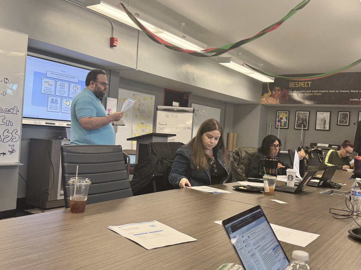 KFusaroPizzo's tweet photo. @CSD31SI Demonstrating ELL scaffolds and strategies for Algebra 1! #NYCSolves https://t.co/YRr5eTDjCM