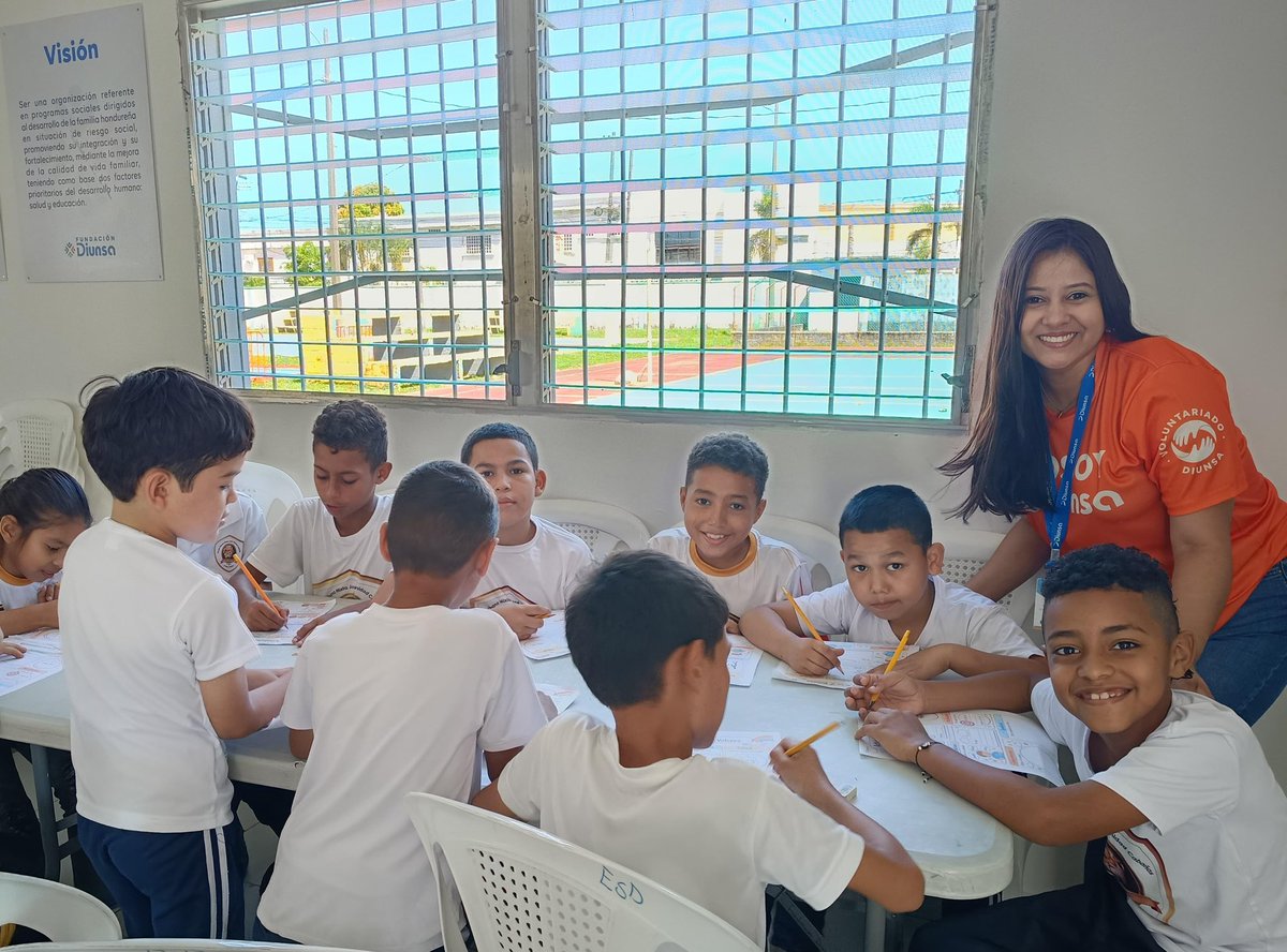 ¡La espera terminó! Hoy iniciamos la temporada 2026 en nuestras Escuelas Sociodeportivas, listos para entrenar, aprender y crecer juntos.
En cada entrenamiento fortalecemos valores y construimos oportunidades de desarrollo integral para cientos de niños y niñas.⚽️🏀