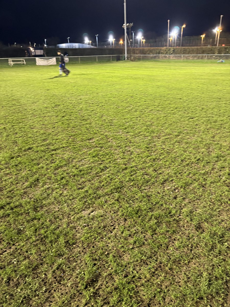 CraigSmith41034's tweet photo. Trip to London Colney with my @eatonsoconfc side tonight. Game called off 15 mins before kick off because the pitch hadn’t been marked out, cheers 🙄! @SSMLtalk https://t.co/7fGg4FxZRn