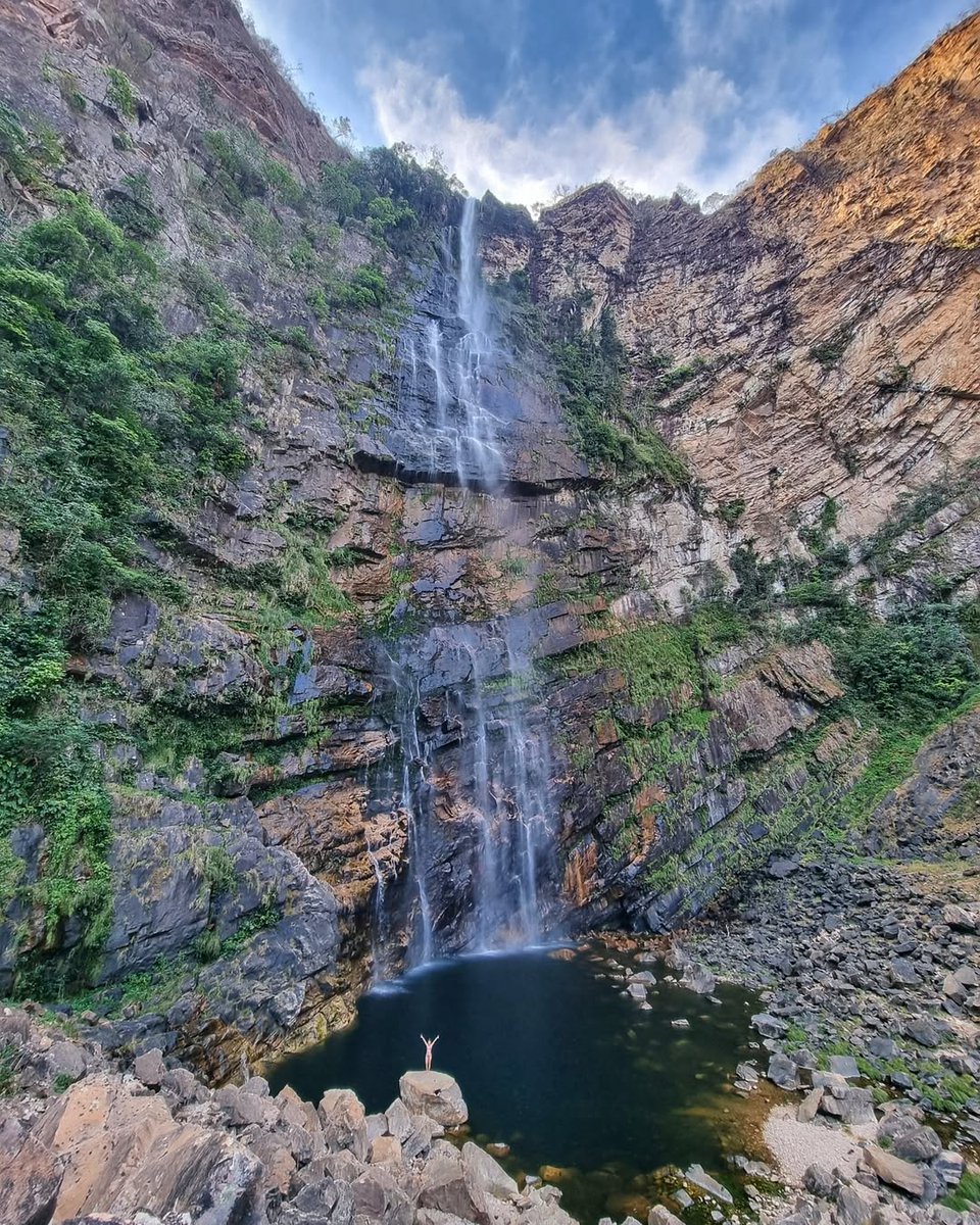MTurismo's tweet image. 📍 Cachoeira do Label (GO)
A Cachoeira do Label, na região da Chapada dos Veadeiros, é uma das maiores cachoeiras de Goiás. 💦
O destino é perfeito para quem busca aventura e contato com a natureza.

📸 @cerrado.outdoor
🔹 #mtur 🔹

#Turismo #ConheçaOBrasil #Goiás