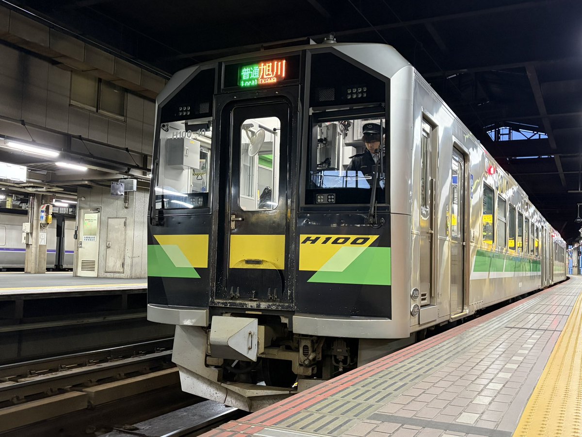 TR202200's tweet photo. 昨日は札幌まで移動して青春18切符で日本縦断旅最終日は札幌駅からスタート！ https://t.co/MSm4gFjt8T