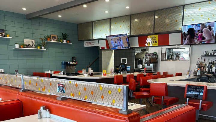 Step into a retro Turlock classic. From 1960s booths and local history to crispy hash browns and killer waffles, Latif’s By Pedretti is an affordable, nostalgic brunch spot that keeps locals coming back. smartselfstorage.com/self-storage/c…