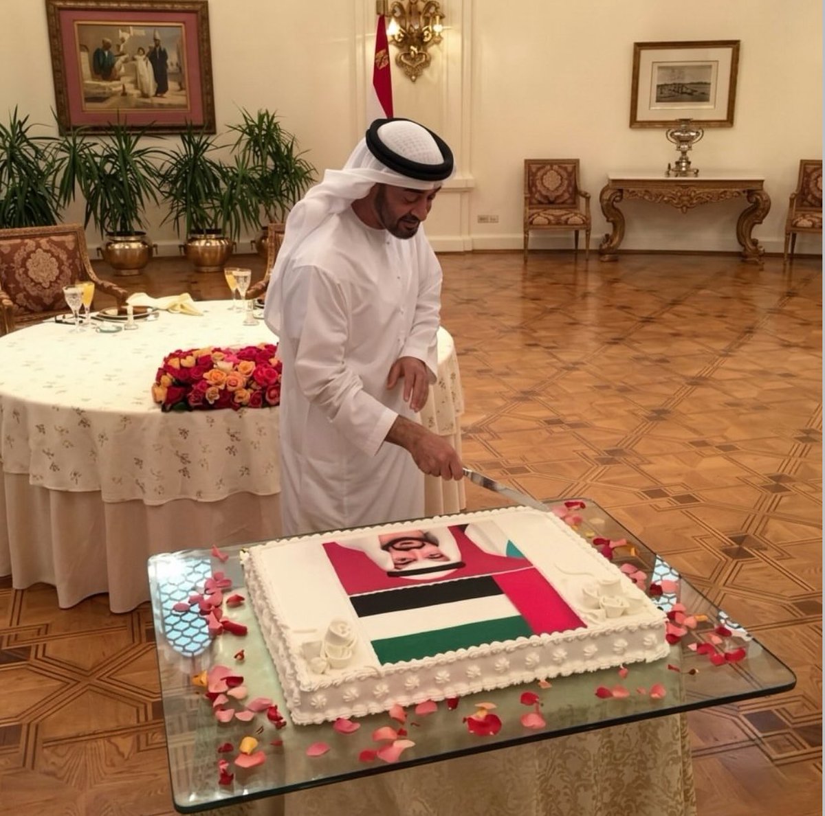 kn0h__'s tweet photo. انـت عيـدك عيـدنـا الثالـث
عـيـد شـعـب وعـالـم وامـه

@al79__almangaih 🇦🇪 https://t.co/t5sVGNDJx5