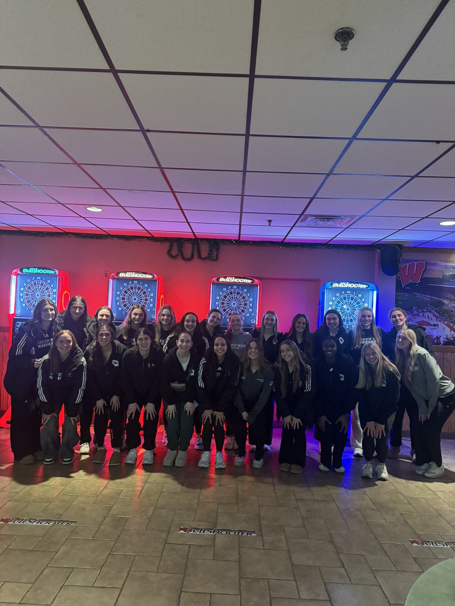 gbphoenixwsoc's tweet image. Dart tournament, food, &amp;amp; chill team vibes😎🎯

Growing together on and off the field💚

#risetogether #footy