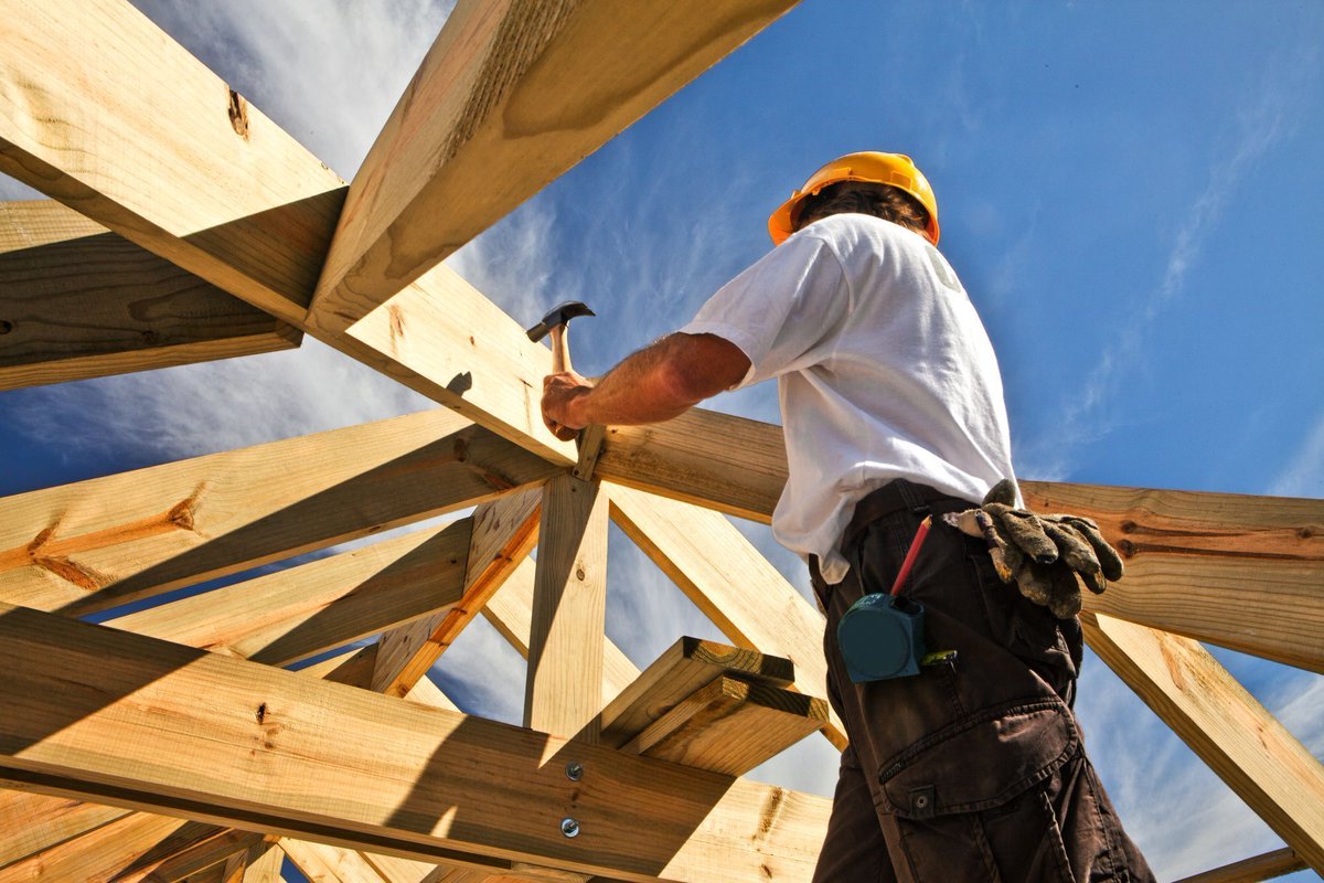 PNS_News's tweet photo. New report from @ImmResearchIRI: Mass deportations could ripple through #Tennessee’s #economy—construction, care work, farming, restaurants—and reduce jobs + tax revenue.
Notable: undocumented residents contribute ~$314M/yr in state &amp; local taxes.
Read: https://t.co/1vn5mKXfLn https://t.co/SOuyhdhUzX