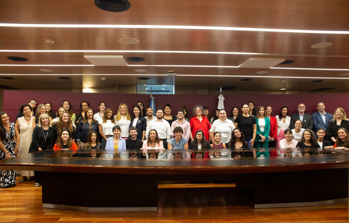 ObsdeGenero's tweet photo. La experiencia se posiciona como una política innovadora en materia de inclusión y acceso al trabajo de personas travestis y trans. https://t.co/ZpEESX0pls