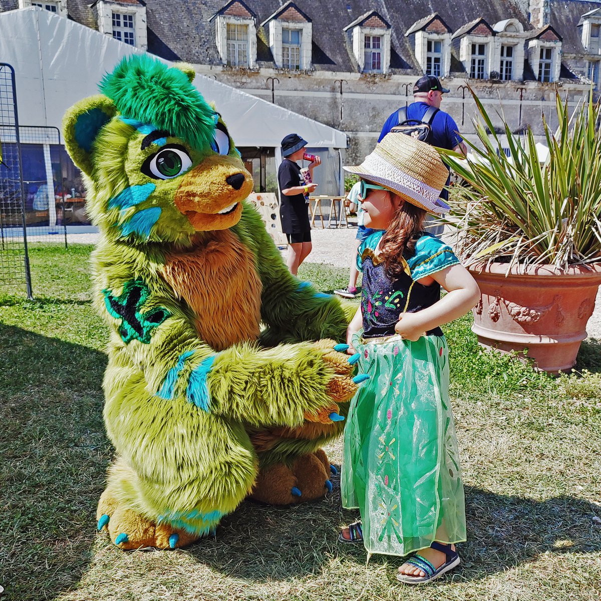 ℝ𝕒𝕪 𝔹𝕝𝕖𝕚𝕫 tweet media