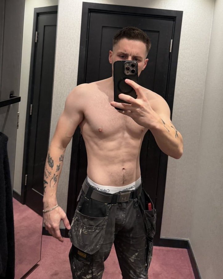 Hot Tradies tweet media