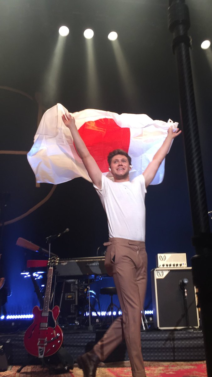 kanailptt's tweet photo. ナイルに何度も人生救われたし、人生が変わった！😭ナイルに会いたくて、ありがとうを言いたくて、学生の頃に海外のミーグリに3回も行ったのが懐かしいし、それがなかったら海外すら行ってなかった！🥹久々にシングルリリースが楽しみすぎるし、またすぐに日本に戻ってきて欲しい❤️🇮🇪 #NH4JP https://t.co/DAogsAl3xQ