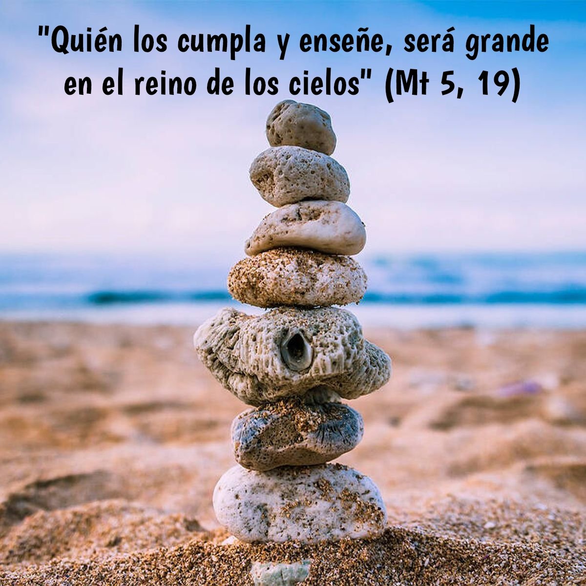Para dejarlo claro, Jesús afirma que no ha venido a abolir sino a dar plenitud a la Ley. Por tanto, no se trata de acabar con todo y partir de cero. Hay que construir a partir de lo recibido. Quien cumpla los mandatos del Señor y los enseñe será grande en el reino de los cielos.