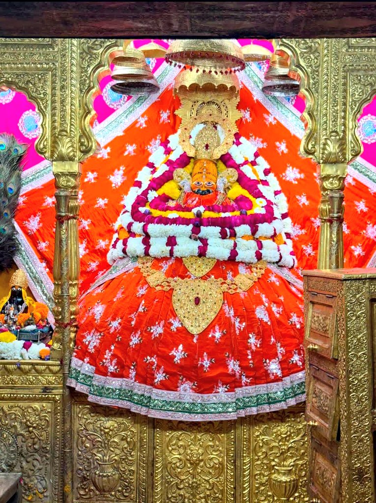Khatu_dhaam's tweet photo. *!! हारे का सहारा बाबा श्याम हमारा !!* https://t.co/3GBfj8H6Pm