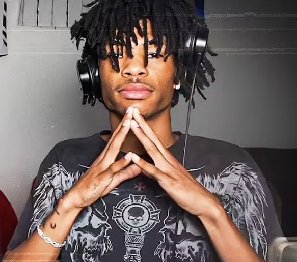 S4MVl's tweet photo. @rexv2s So we getting that deluxe tn or what? https://t.co/kUd7iyL2cm