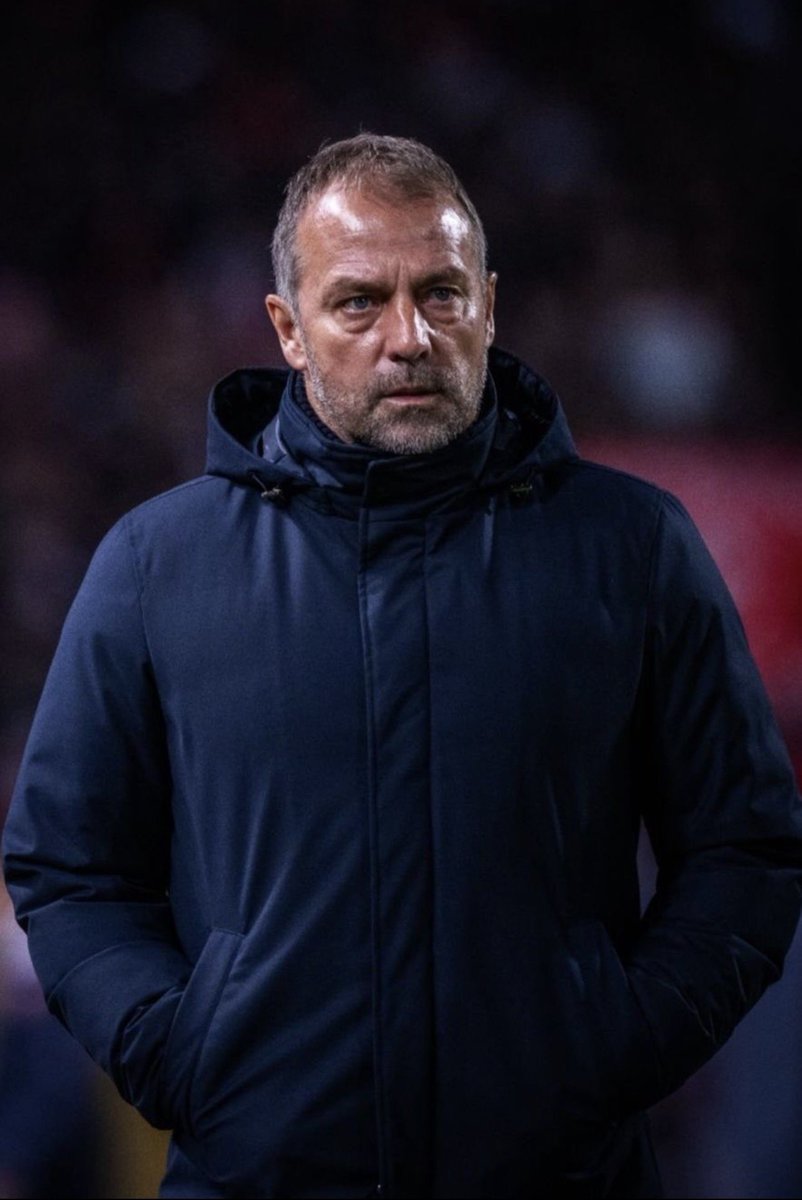 NewFut_23's tweet photo. Hansi flick claramente señalado tras el partido de esta noche por las incongruencias que ha dejado

Poner a Araujo de titular, meter a Ferran 5 minutos y a Rashford 10 sumándole lo dejar a Gavi y a Eric Garcia sin jugar son desiciones muy cuestionables por parte del DT alemán https://t.co/mVR5AzB5Er