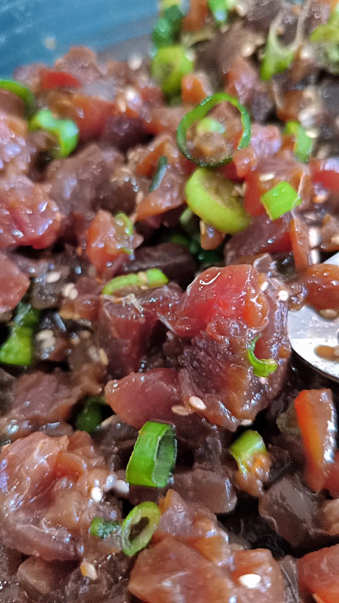 Hoy tocó hacer spicy tuna bowl con un pedazo de atún aleta azul silvestre