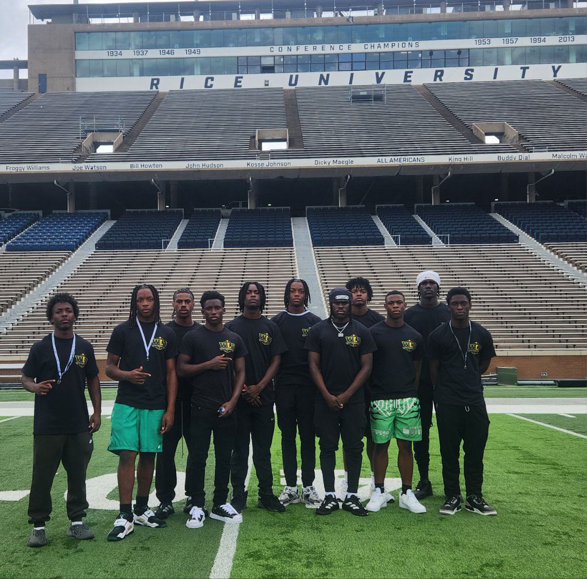J2_Houston's tweet photo. We take BROTHERHOOD serious! It’s not just a word it’s a lifestyle for us. @EastSideTF @RecruitEastside  State Champs 🥇 https://t.co/EYlKrMqqxE
