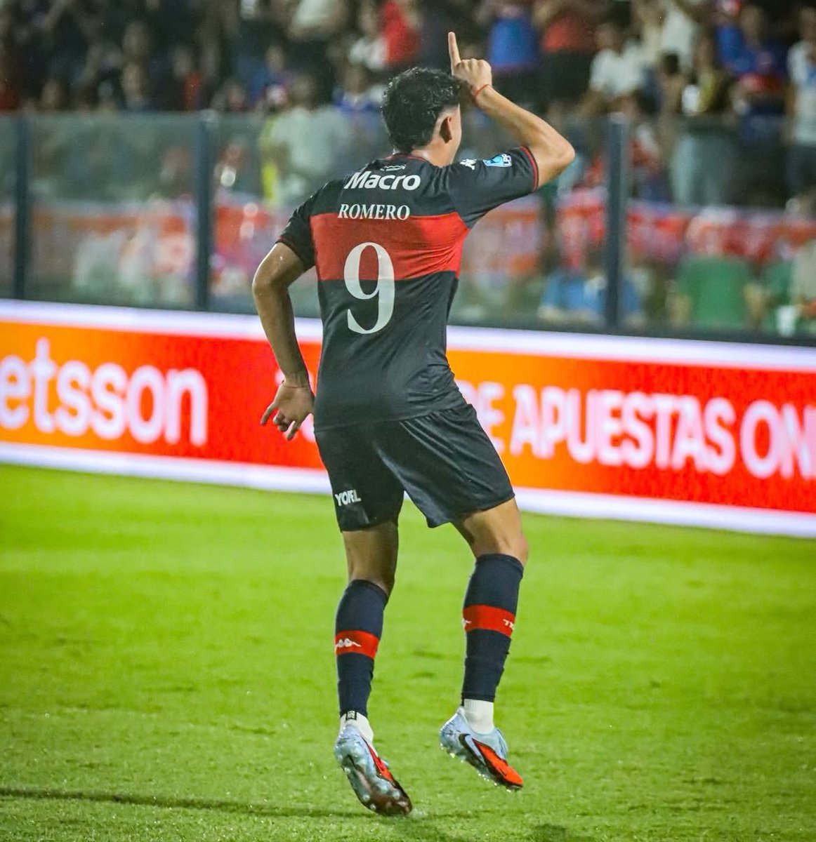 _iribarrenfacu's tweet photo. El mejor '9' de nuestro fútbol. https://t.co/VAzNsN8tsM