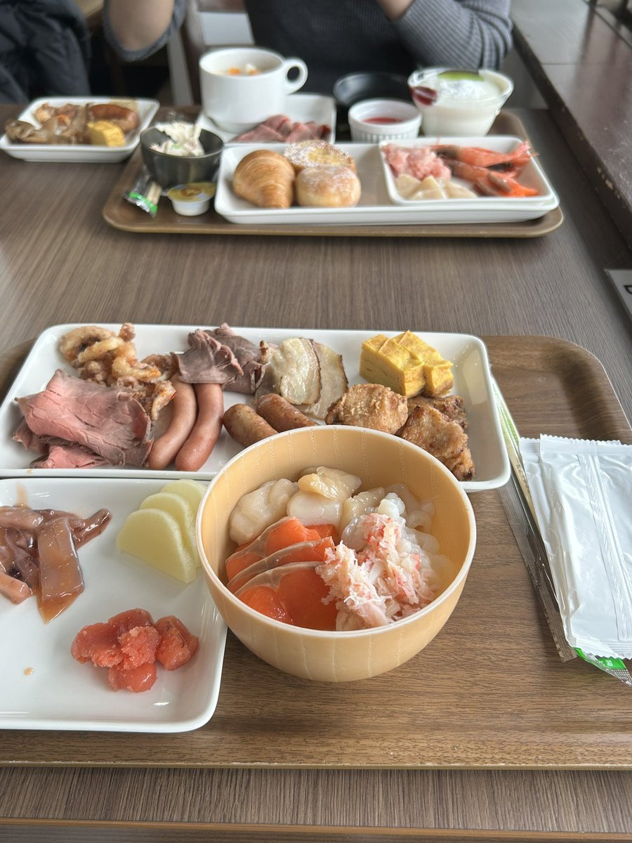 えみりさんとビュッフェ食べてきた🍽
キムチ食べなかったの久々かもしれない