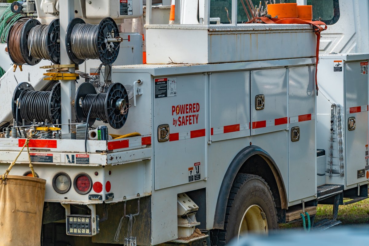 ⚡ CHELCO has surpassed 1,500 days with no lost-time injuries—more than 4 years and 1.4 million employee hours worked safely.

“Safety is our first and highest priority at CHELCO,” said CEO Steve Rhodes.

👉 Read more: bit.ly/40RVKHz
#SafetyFirst #TeamCHELCO