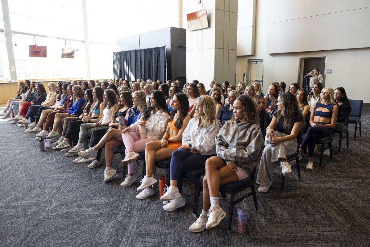 Broncos Cheerleaders tweet media