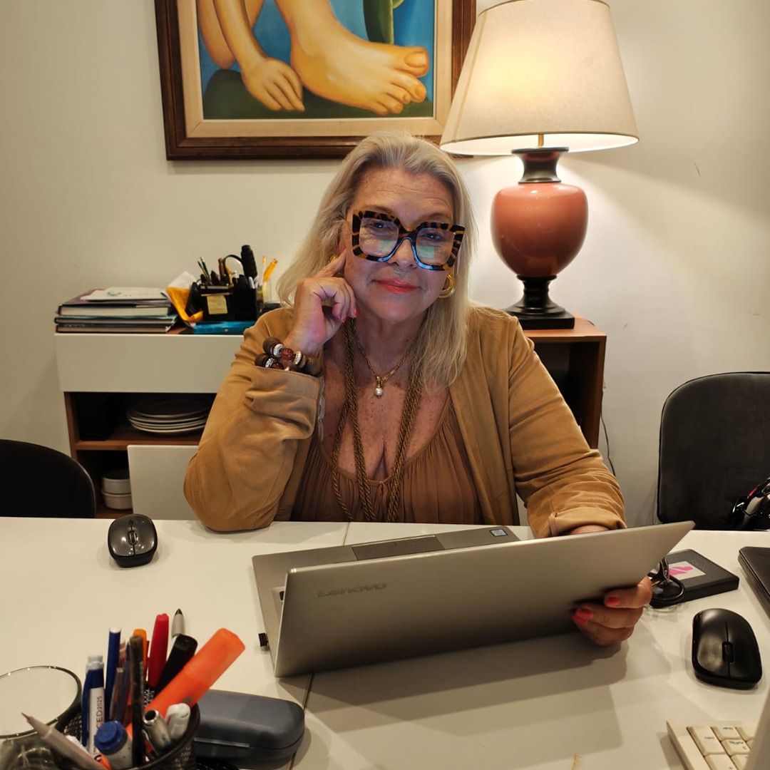 El mundo es un manicomio y los locos atienden lunes, miércoles y viernes. Hay uno que atiende todos los días, se llama Donald y nadie se da cuenta.