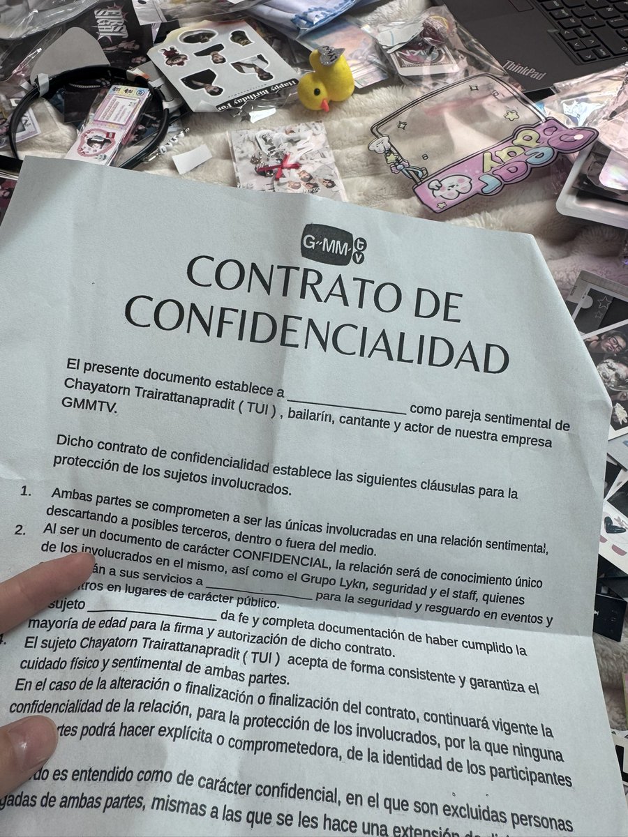 ddaebu_'s tweet photo. Outfit del concierto de @LYKNofficial y un freebie chido JAJAJA https://t.co/ue0fDDvGIL